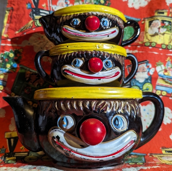 Vintage 50s Thames Redware Hand Painted Black Clown Face Lidded Teapot Japan INC - Picture 1 of 9